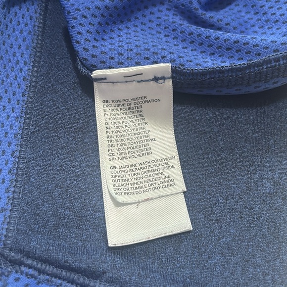 The North Face Athletic Quarter Zip Size Medium - Picture 9 of 9